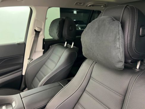 New 2026 Mercedes-Benz GLS 450 4MATIC image 16