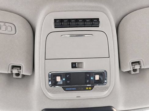 Used 2025 Ford F350 Lariat w/ Lariat Ultimate Package AWD/4WD image 41