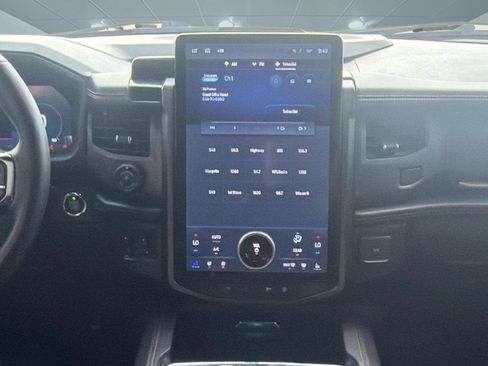 Used 2023 Ford Expedition Platinum RWD image 19