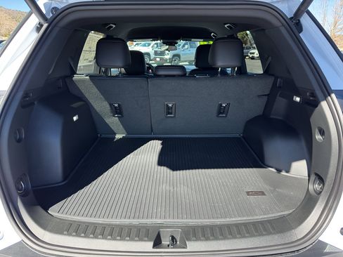 New 2026 Chevrolet Equinox ACTIV image 11