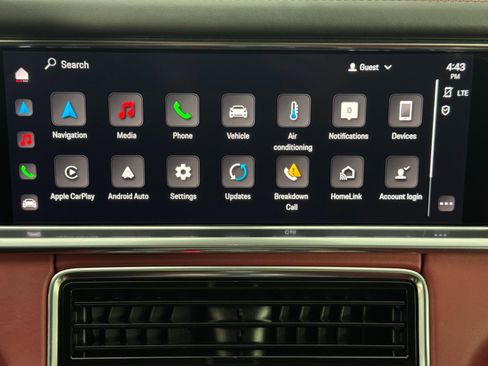 Used 2022 Porsche Panamera 4S w/ Premium Package image 27