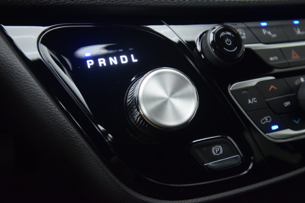 New 2027 Chrysler Pacifica Select AWD/4WD image 20