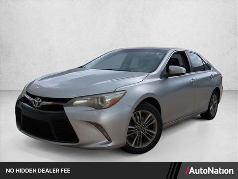 Used 2016 Toyota Camry SE FWD image 1