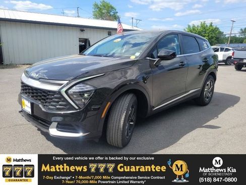 Certified 2025 Kia Sportage LX FWD image 1