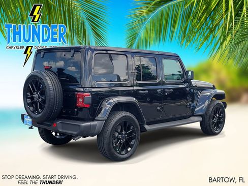 Certified 2025 Jeep Wrangler Unlimited Sahara AWD/4WD image 4