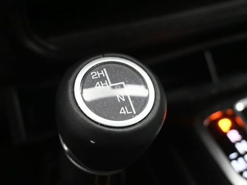 Used 2023 Jeep Gladiator Overland AWD/4WD image 21