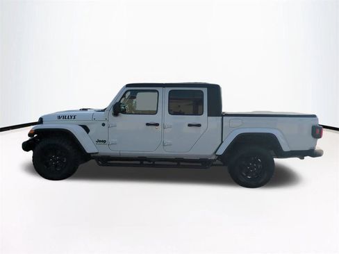 Used 2023 Jeep Gladiator Willys image 8