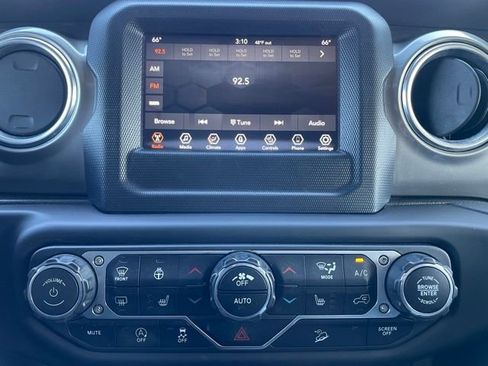 Used 2020 Jeep Wrangler Unlimited Sahara w/ Cold Weather Group image 18