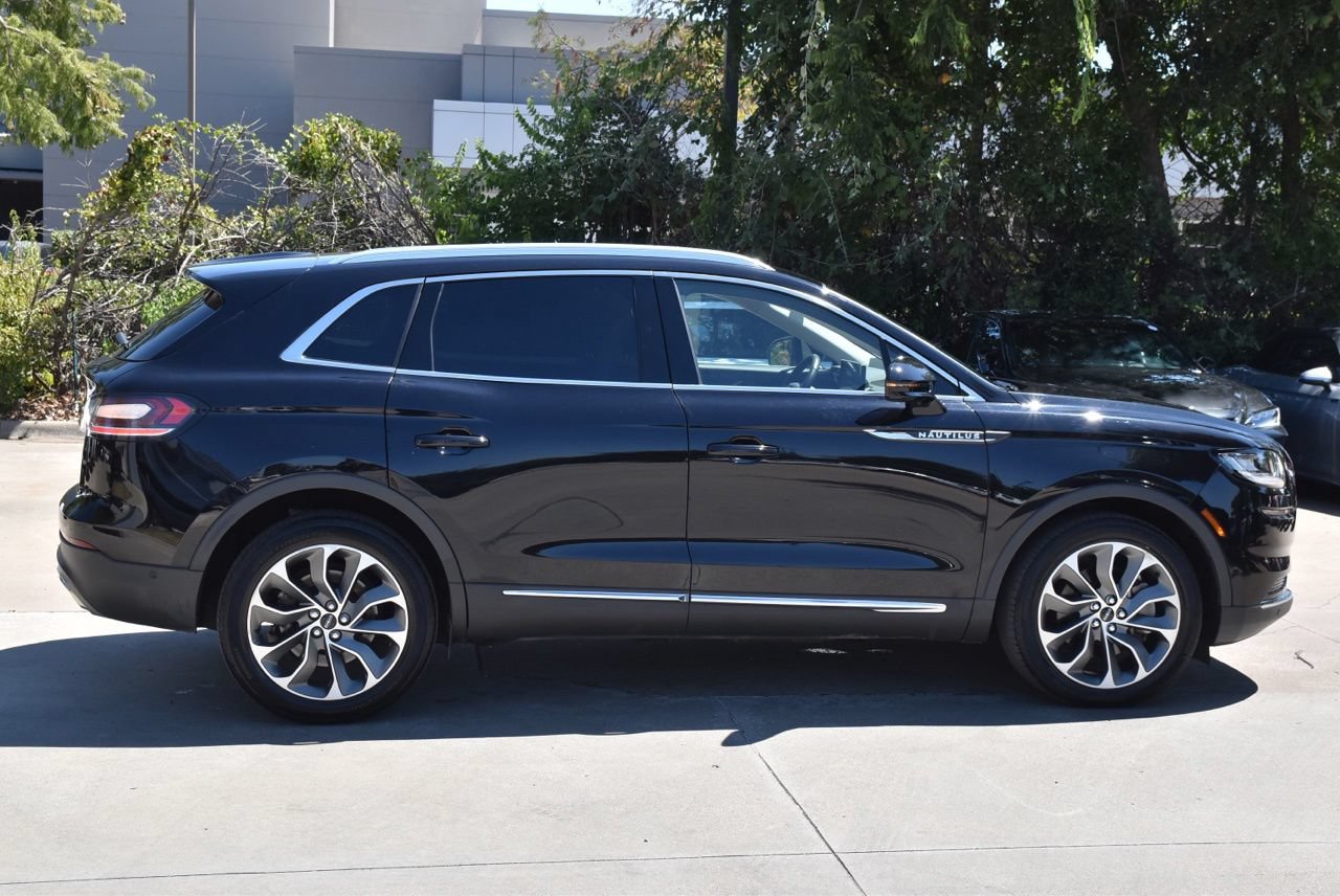 Used 2023 Lincoln Nautilus Reserve w/ Equipment Group 201A AWD/4WD image 6