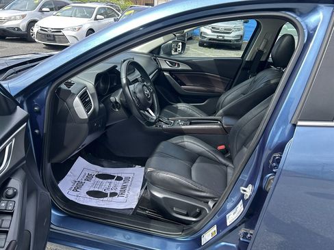 Used 2018 MAZDA MAZDA3 Touring FWD image 10