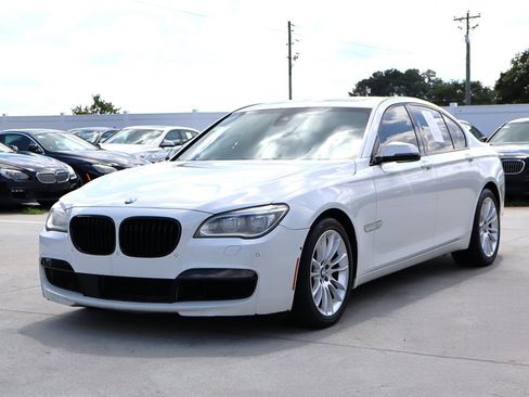 Used 2015 BMW 750i RWD image 3