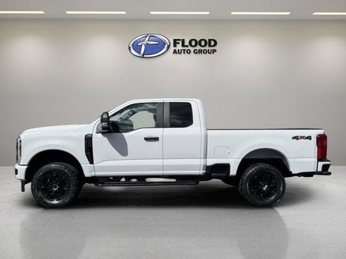 New 2026 Ford F350 XLT w/ XLT Premium Package AWD/4WD image 5