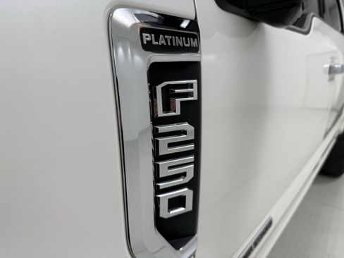 Used 2019 Ford F250 Platinum w/ Platinum Ultimate Package image 10
