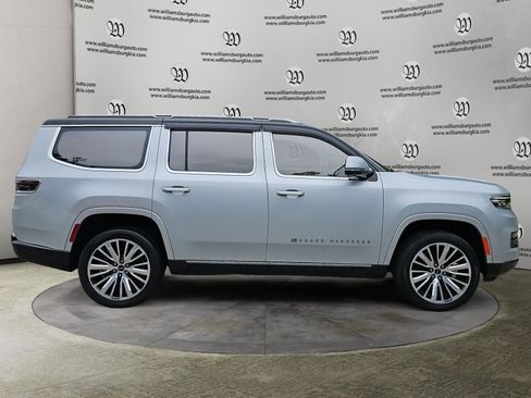 Used 2022 Jeep Grand Wagoneer Series III AWD/4WD image 6