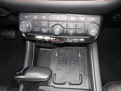 Used 2025 Dodge Durango R/T AWD/4WD image 11