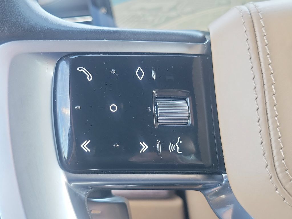 Used 2023 Land Rover Range Rover SE AWD/4WD image 5