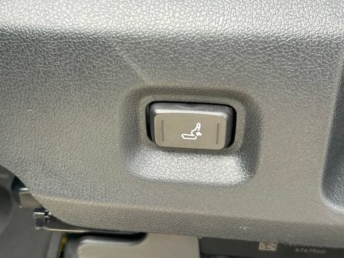 Used 2026 Toyota Tacoma SR5 AWD/4WD image 24