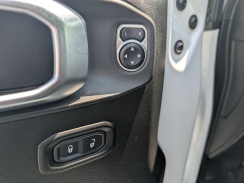 Used 2023 Jeep Gladiator Sport AWD/4WD image 18
