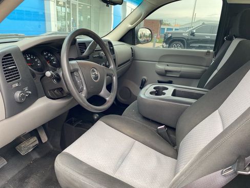 Used 2009 Chevrolet Silverado 1500 W/T AWD/4WD image 3