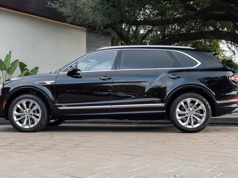 Used 2023 Bentley Bentayga Extended Wheelbase image 55