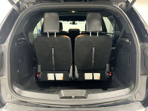 Used 2018 Ford Explorer XLT w/ Equipment Group 202A image 23