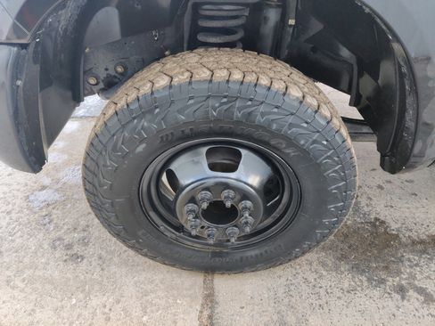 Used 2018 RAM 3500 Tradesman image 9