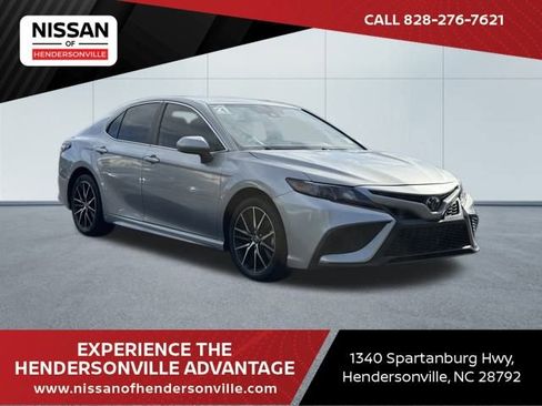 Used 2021 Toyota Camry SE image 1