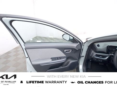 New 2025 Kia K4 EX image 9