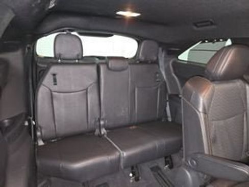 Used 2025 Toyota Sienna Platinum AWD/4WD image 9
