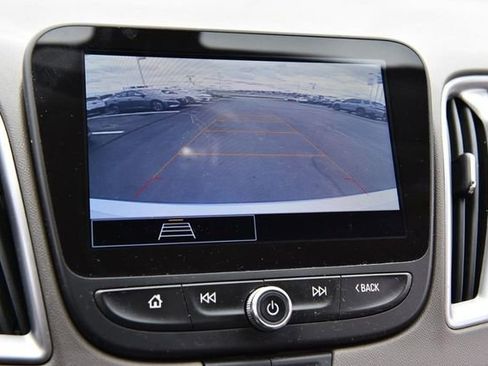 Used 2022 Chevrolet Malibu LT FWD image 11