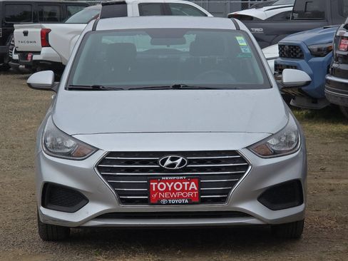 Used 2021 Hyundai Accent SE FWD image 6