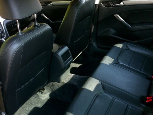 Used 2015 Volkswagen Passat 1.8T Limited Edition image 38