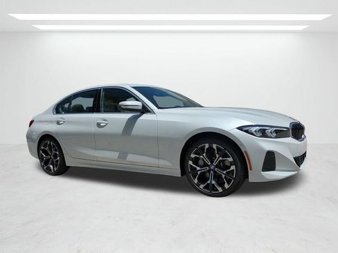 New 2026 BMW 330i Sedan w/ Premium Package RWD image 2