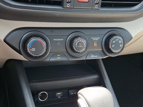 Used 2023 Kia Forte LXS w/ LXS Technology Package FWD image 29