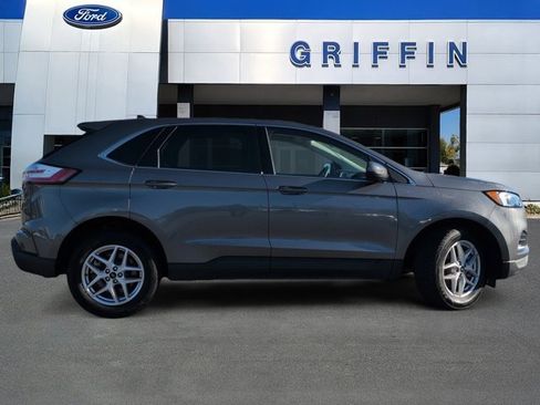 Used 2024 Ford Edge SEL image 3