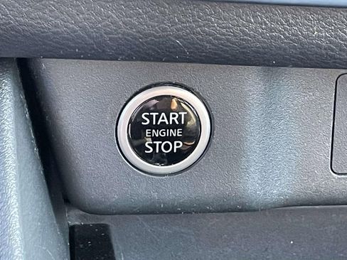 Used 2023 Nissan Rogue SV image 29