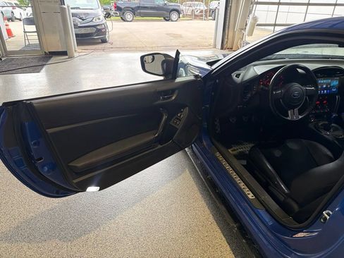 Used 2015 Subaru BRZ Limited w/ Popular Package #1A RWD image 5