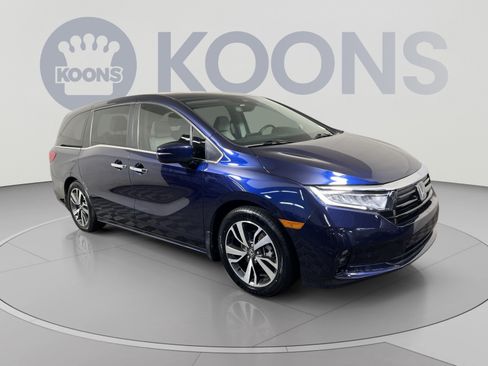 Used 2023 Honda Odyssey Touring image 2