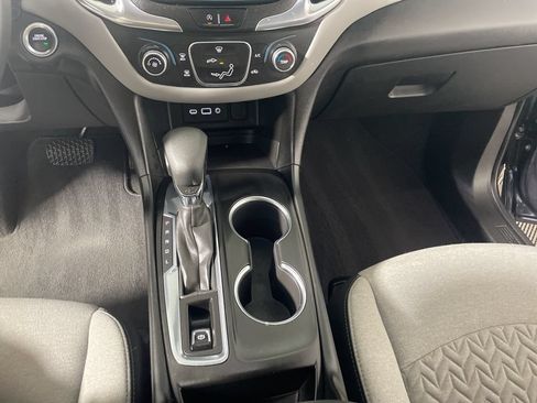 Used 2022 Chevrolet Equinox LS AWD/4WD image 17