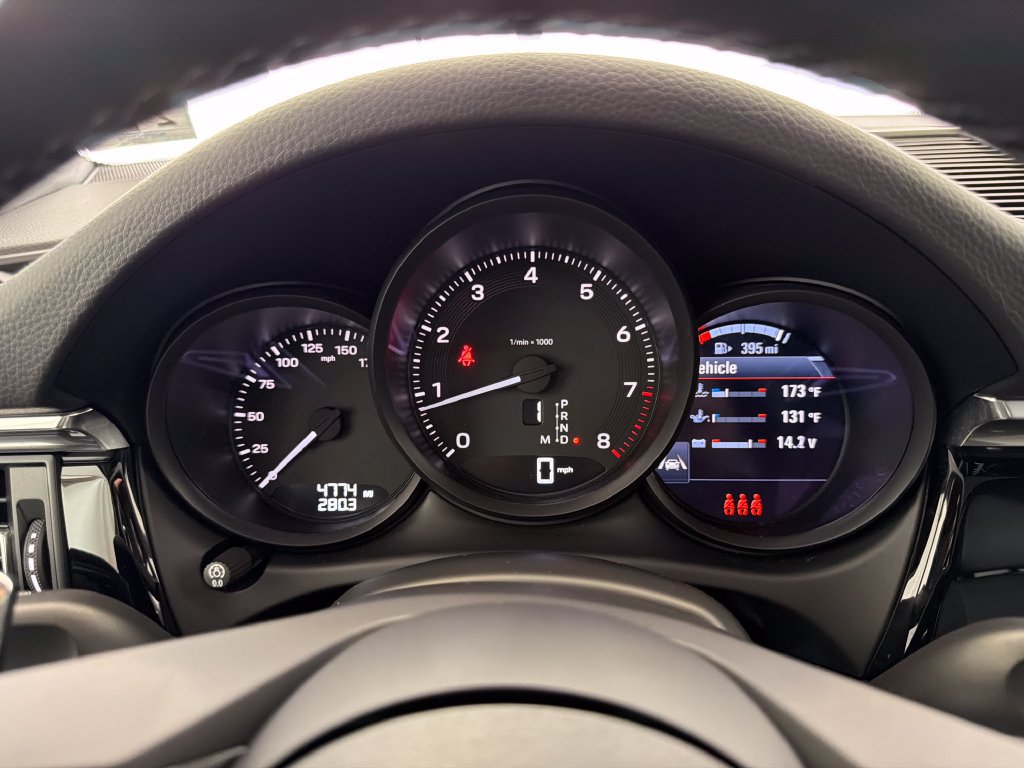 Certified 2026 Porsche Macan AWD/4WD image 21