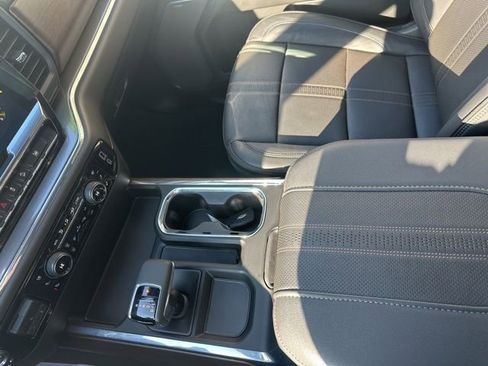 Used 2024 Chevrolet Silverado 1500 High Country w/ Technology Package image 18