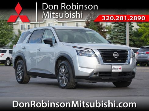 Used 2024 Nissan Pathfinder S AWD/4WD image 1