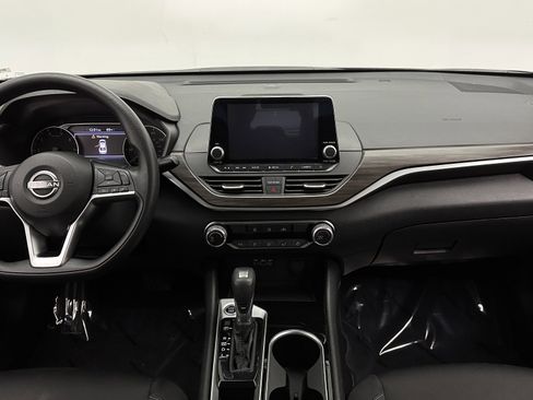 Used 2024 Nissan Altima 2.5 SV image 28