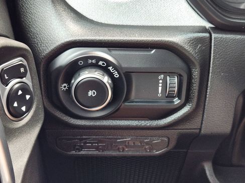 Used 2024 Jeep Wrangler Unlimited Sport AWD/4WD image 26