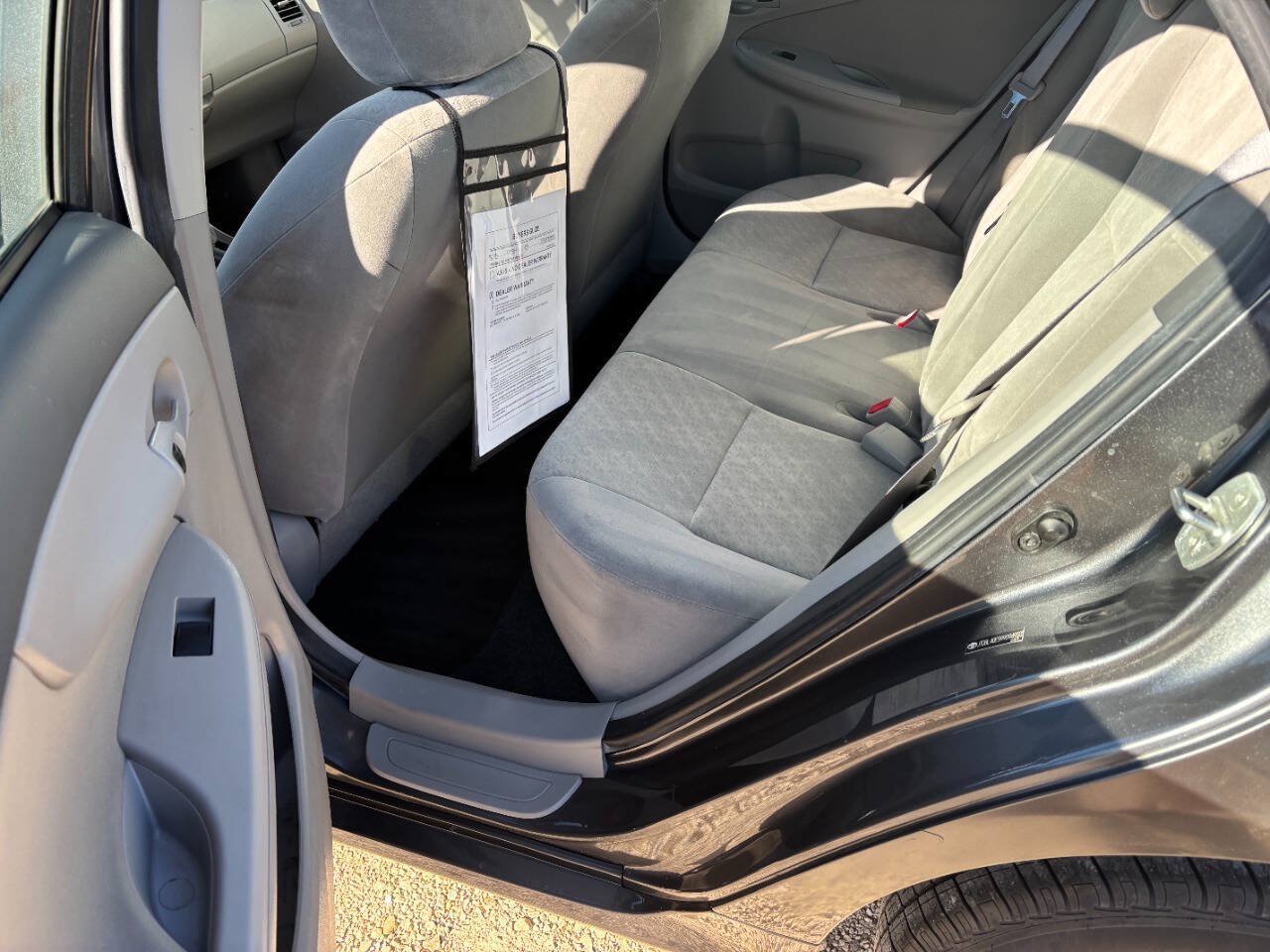 Used 2009 Toyota Corolla LE FWD image 3