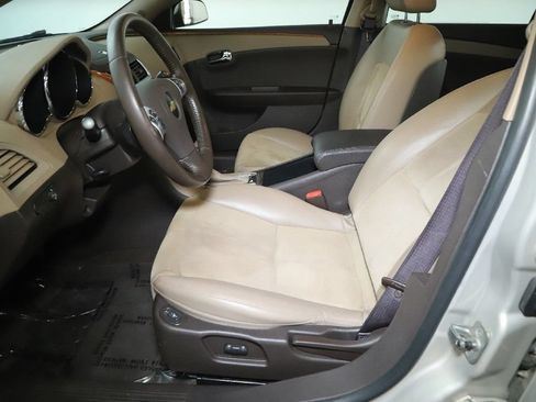 Used 2009 Chevrolet Malibu LT w/ HFV6 Engine Package FWD image 18