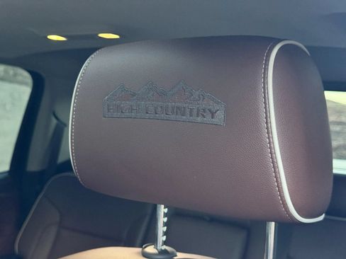 Used 2015 Chevrolet Silverado 1500 High Country w/ High Country Premium Package AWD/4WD image 18