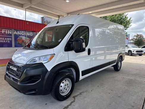 Used 2023 RAM ProMaster 2500 FWD image 3