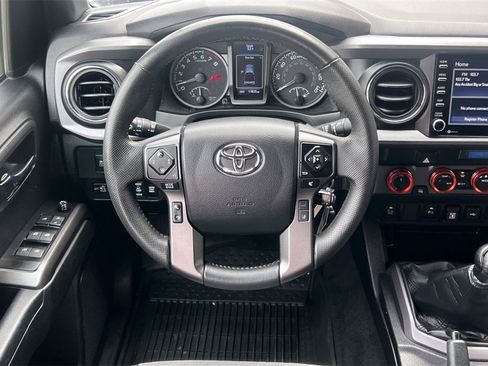 Certified 2023 Toyota Tacoma TRD Off-Road image 17