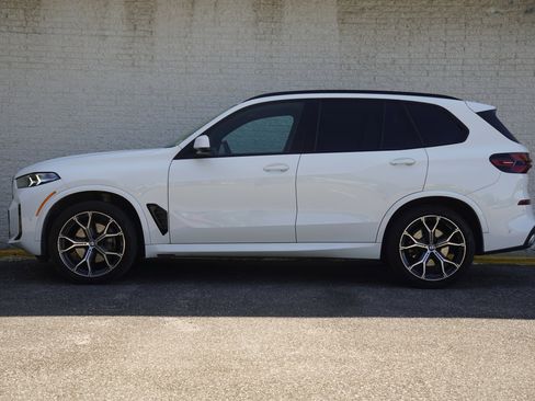 Used 2024 BMW X5 sDrive40i w/ M Sport Package RWD image 4